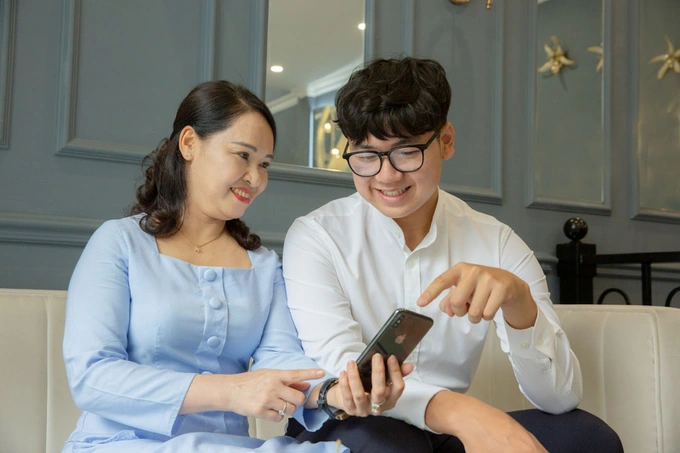 Cả nhà cùng nhau tận hưởng các tiện ích 4.0 nhờ Ví gia đình VNPA