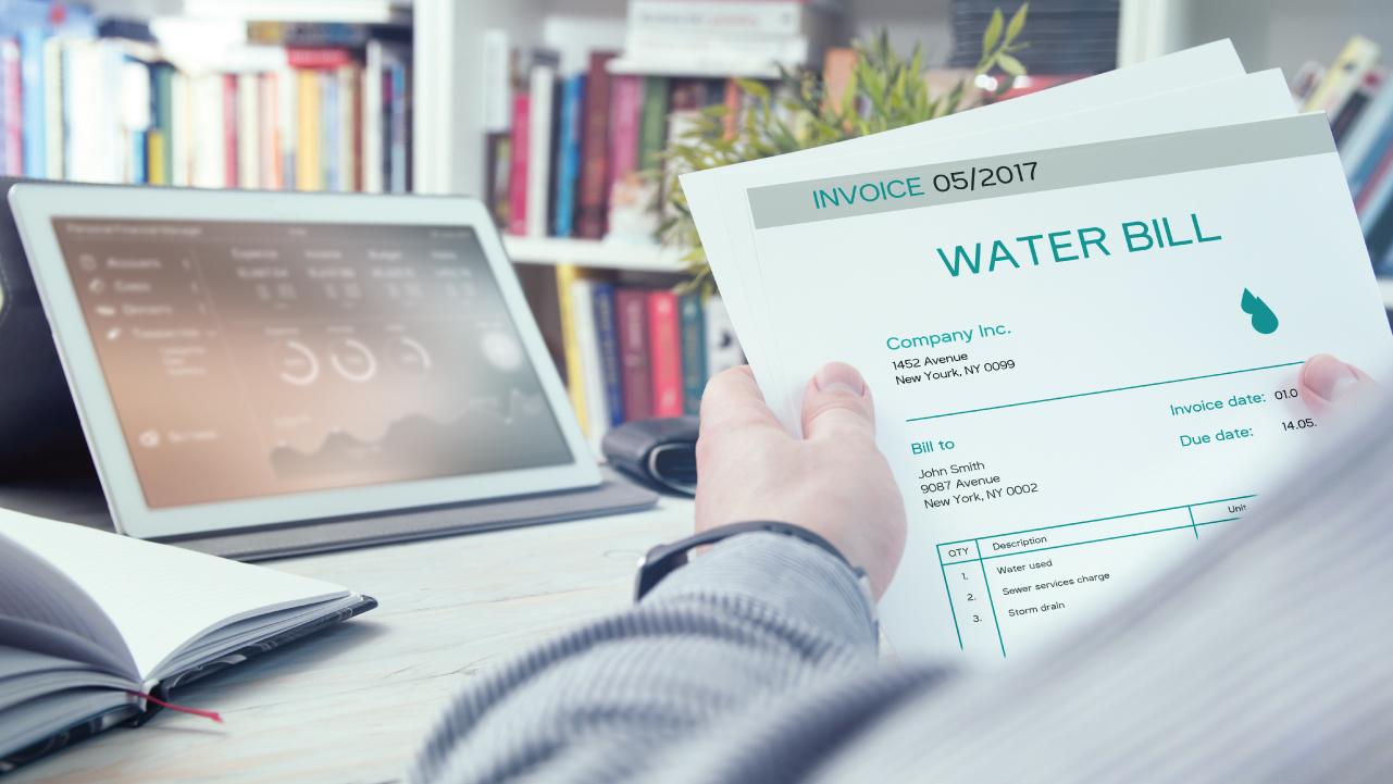 Sử dụng hóa đơn nước để tra cứu mã khách hàng là cách đơn giản và thông dụng