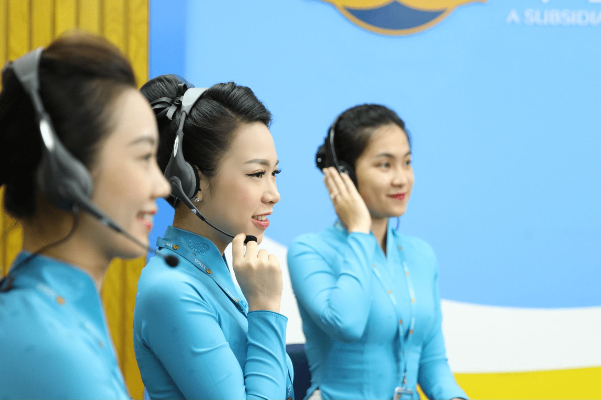 Khách hàng có thể chọn check in online thông qua hotline để được tư vấn, hỗ trợ nhanh chóng. Nguồn: Vietnam Airlines