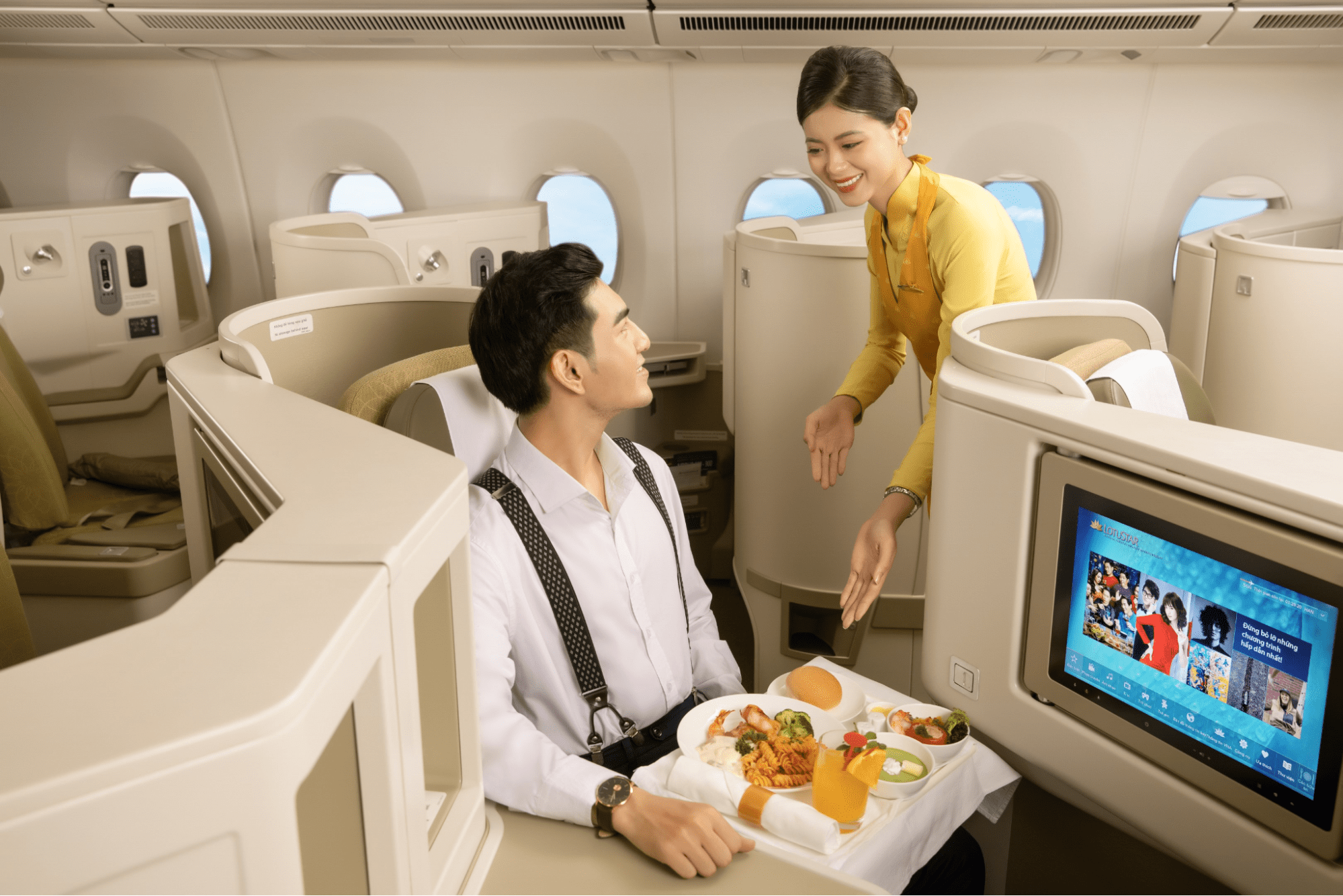 Hành khách hạng thương gia trên chuyến bay của Vietnam Airlines
