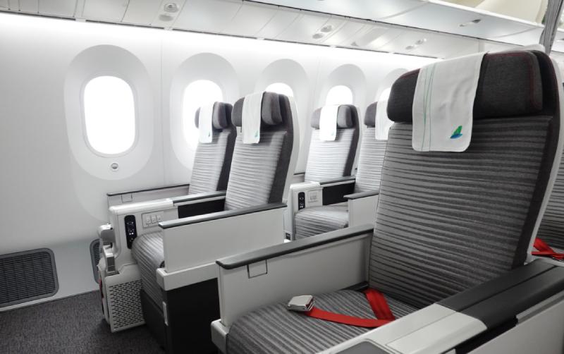 Hành khách hạng Phổ thông đặc biệt Bamboo Airways được sử dụng quầy thủ tục ưu tiên