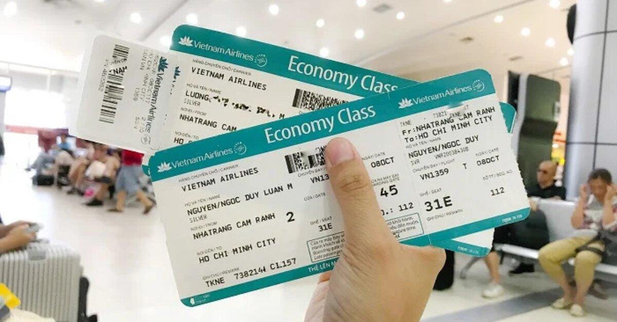 Trong một số trường hợp, Vietnam Airlines sẽ hỗ trợ thay đổi ký tự tên cho hành khách có nhu cầu đổi vé hạng đặt chỗ E
