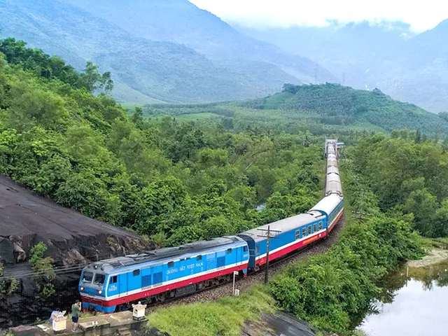 vé tàu tuy hòa nha trang