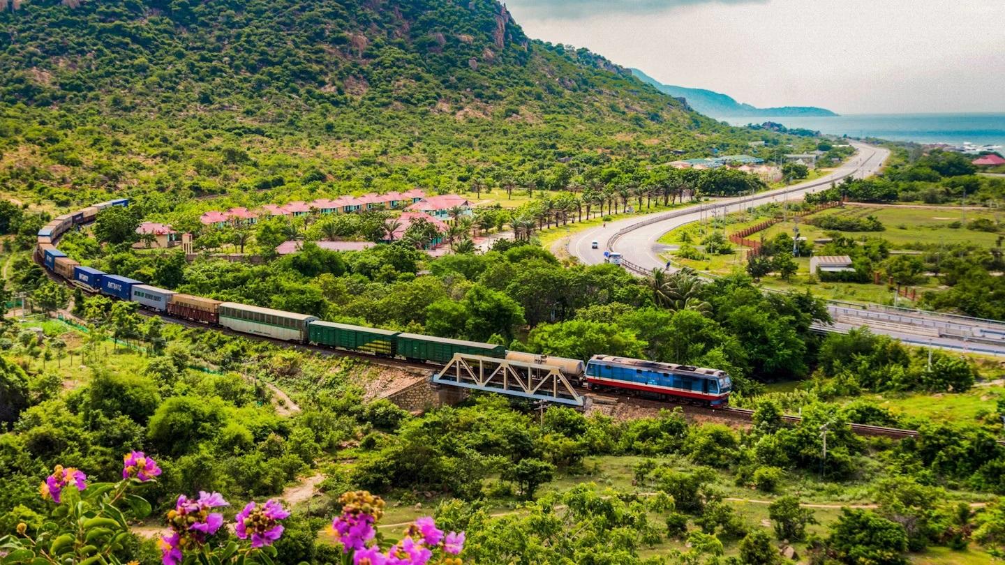 tàu vinh đi nha trang