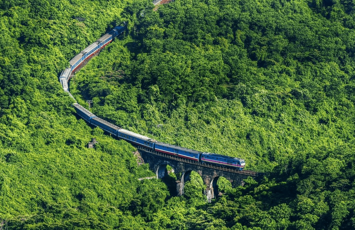 tàu chạy Hà Nội đi Lào Cai