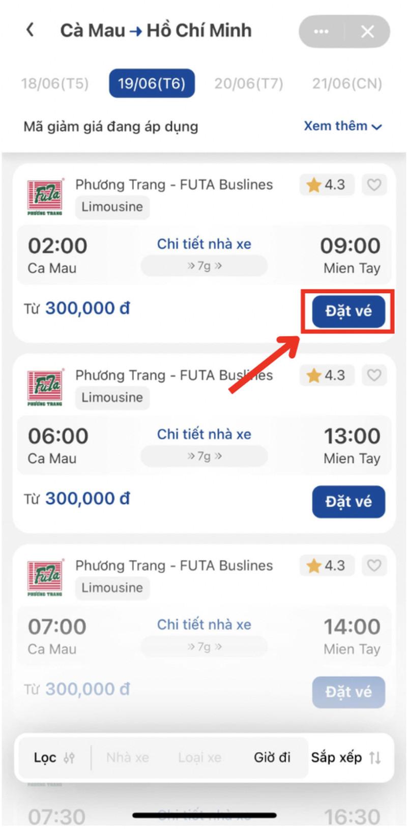 Chọn nhà xe và lịch trình phù hợp sau đó bấm “Đặt vé”