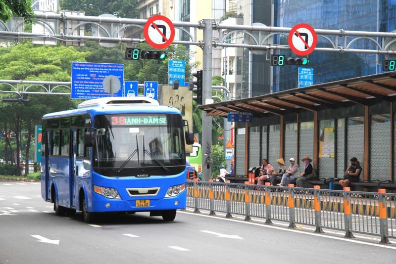 Hành khách có nhiều sự lựa chọn về phương tiện di chuyển khi đến TP. HCM (Nguồn: saigonbus.com.vn)