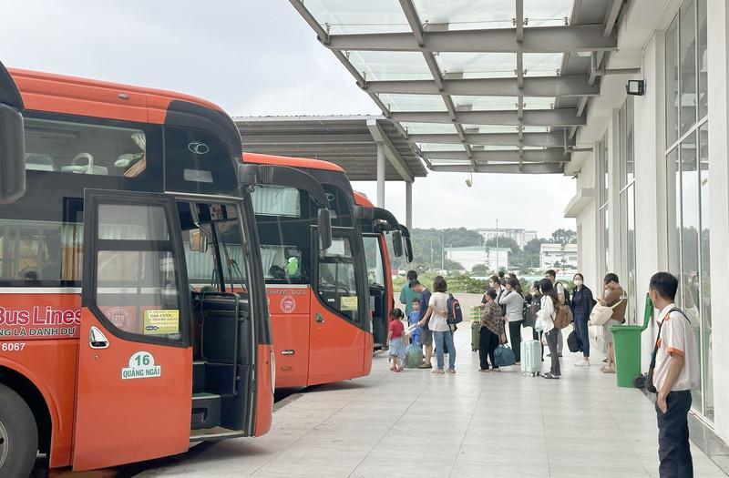 Hành khách nên chuẩn bị hành lý gọn gàng và có mặt tại điểm đón trước giờ khởi hành. - Nguồn ảnh: LuatVietnam
