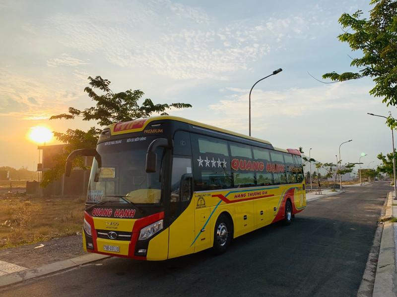 Xe Quang Hạnh mang lại sự tiện lợi cho người đi đường dài. - Nguồn ảnh: baoanexpress.com