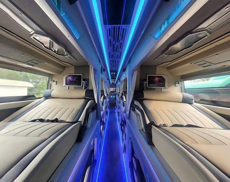 Không gian khoang phòng nằm cao cấp của Nam Hải Limousine mang lại trải nghiệm nghỉ ngơi riêng tư và thoải mái. - Nguồn ảnh: namhaitravel.com