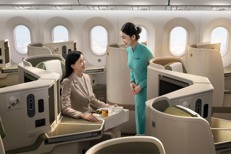 Bảng giá vé máy bay hạng thương gia Vietnam Airlines với từng đối tượng khách hàng (Nguồn: Vietnam Airlines)